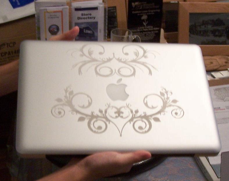 Engraving on Apple MAC